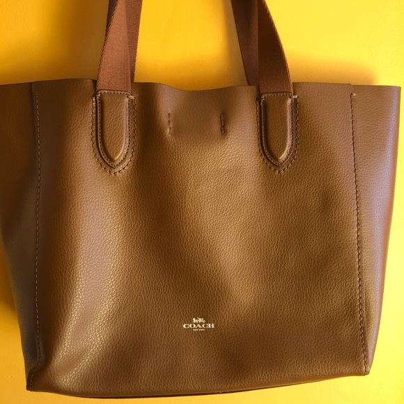 large derby tote coach